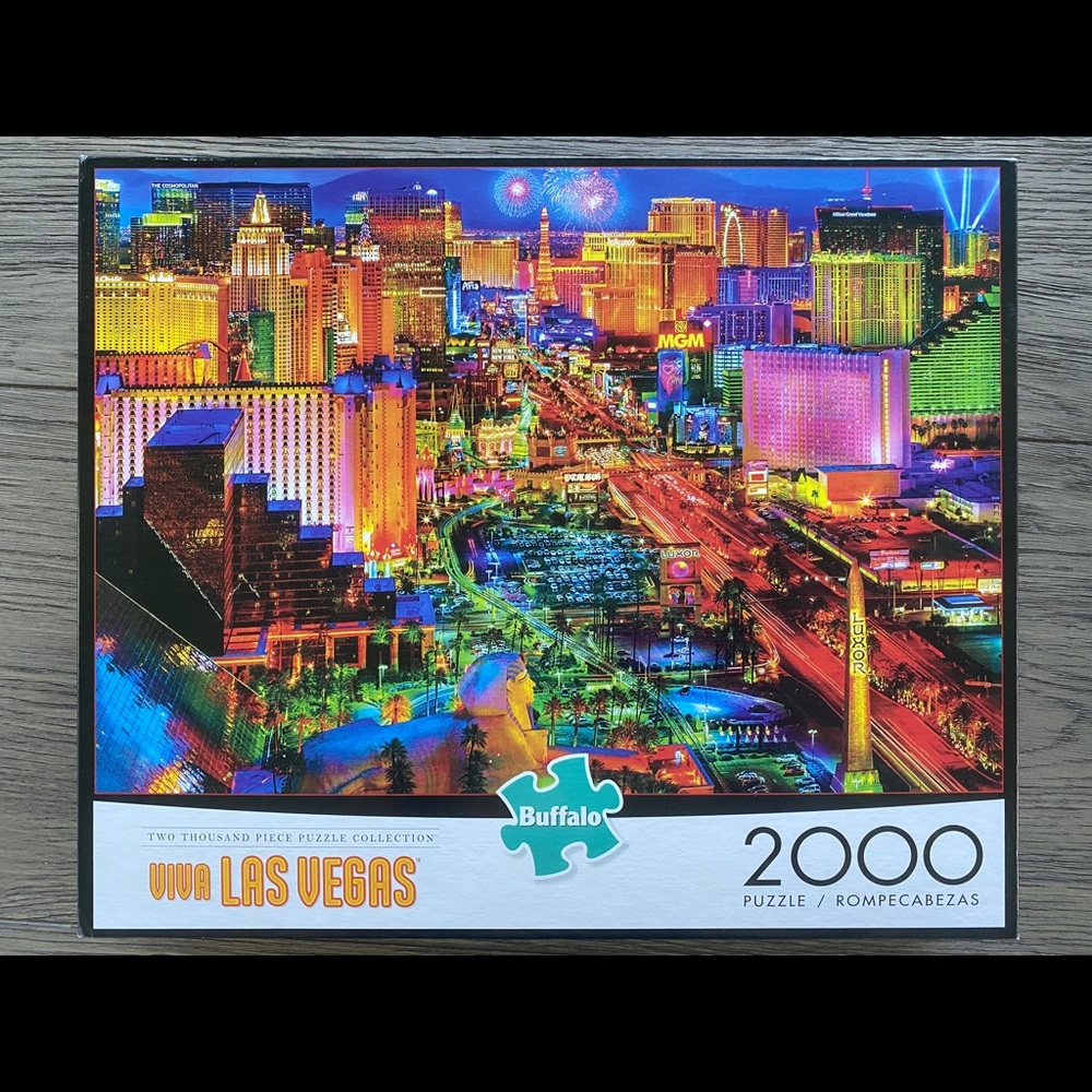 Buffalo Viva Las Vegas 2000 Piece Puzzle